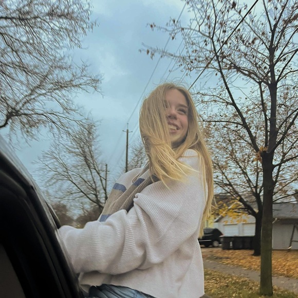 Profile Picture of Brooklyn Freitag (@bfrei647) on Poshmark