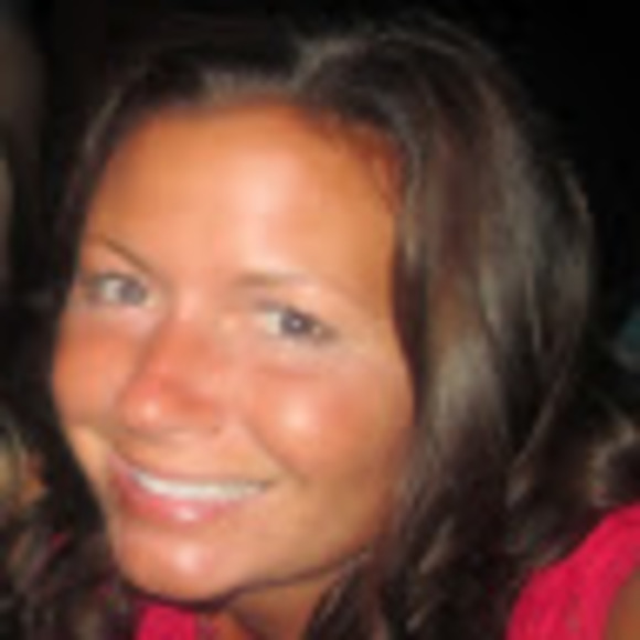 Profile Picture of Patty Dunneback (@pattydunneback) on Poshmark
