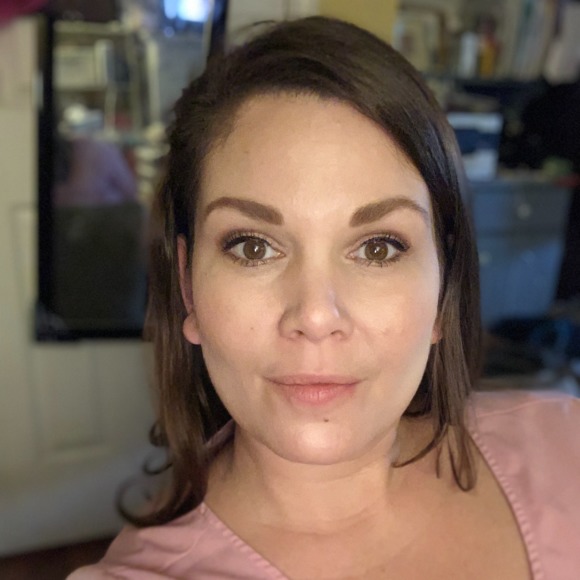 Profile Picture of Jane Dobreski (@jdobreski) on Poshmark