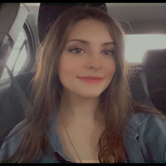 Profile Picture of M Bell (@picklefrick) on Poshmark