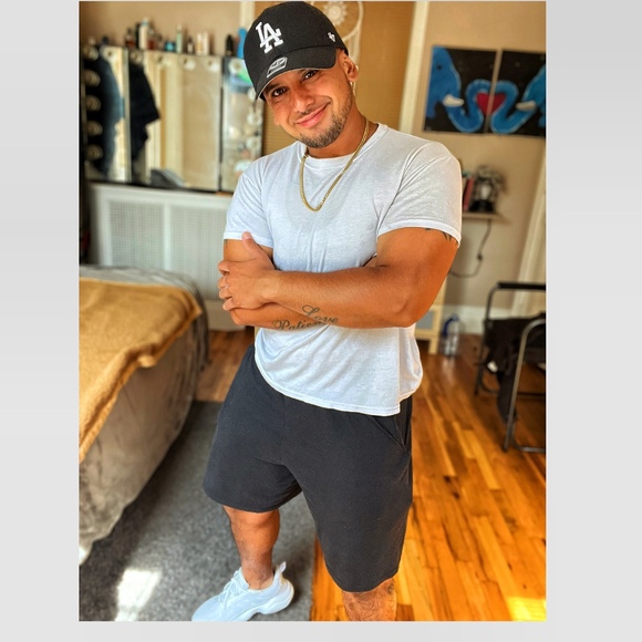 Xavier Texidor - Poshmark Profile Picture of Xavier Texidor (@xaviertexidor) on Poshmark