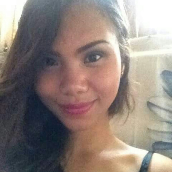 Profile Picture of Irish Lackas (@shiiperol) on Poshmark