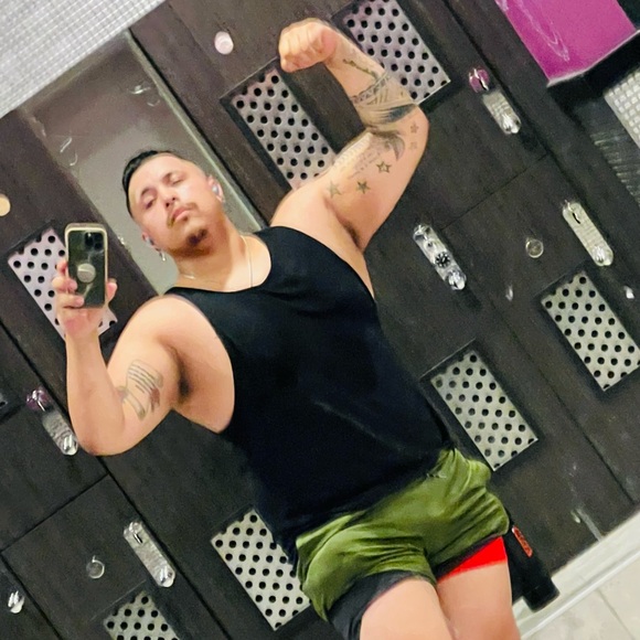 Profile Picture of Byron Rodriguez (@rale15350) on Poshmark