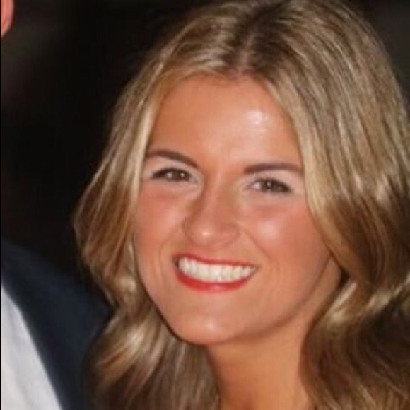 Profile Picture of Maris Brettschneider (@mariskate) on Poshmark