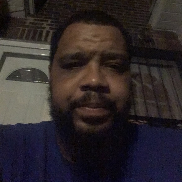 Profile Picture of Jobbie Crittenton (@jobbie215) on Poshmark