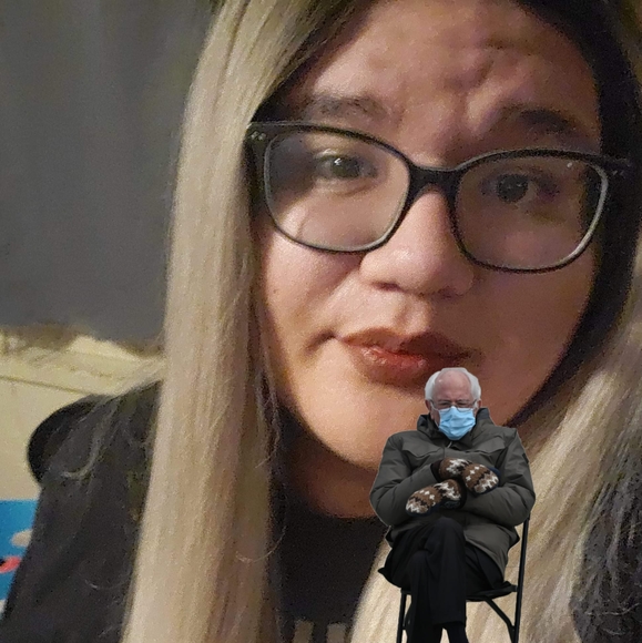 Profile Picture of Cynthia Ceniceros (@cynthiabeck0412) on Poshmark