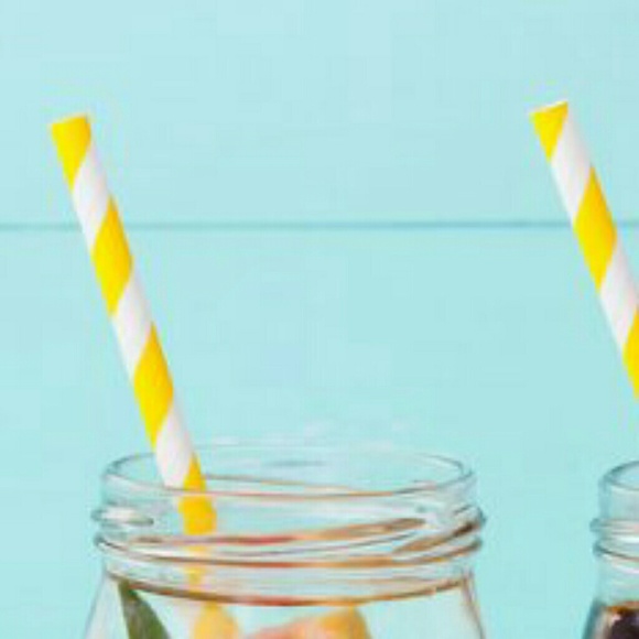 Profile Picture of Karen Lozoya (@karrrinl) on Poshmark