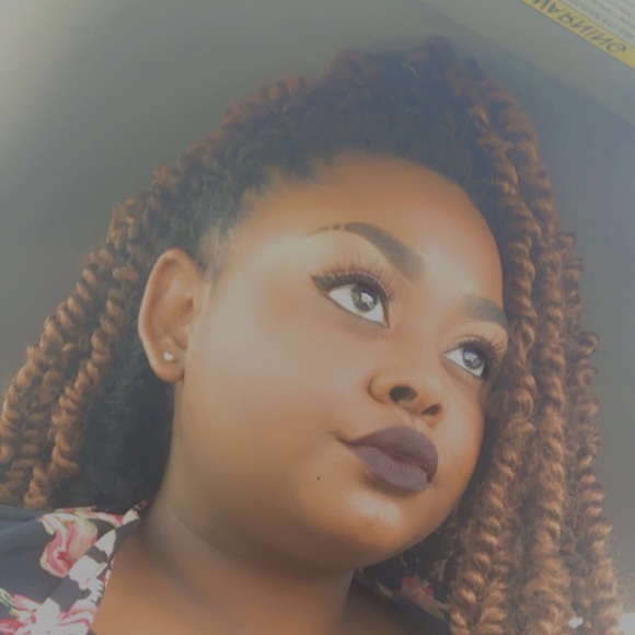 Profile Picture of Jela Mcmickle (@jelamcmickle) on Poshmark
