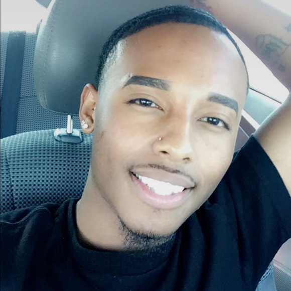 Profile Picture of Nathaniel Carson (@nathaniel325) on Poshmark