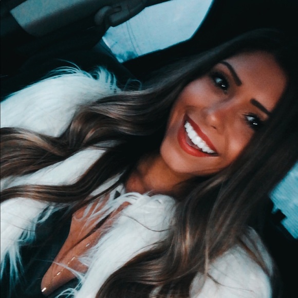 Kelsey Pocowatchit - Poshmark Profile Picture of Kelsey Pocowatchit (@_kpoc20) on Poshmark