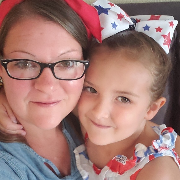 Profile Picture of Ashley Key (@ashkey47) on Poshmark