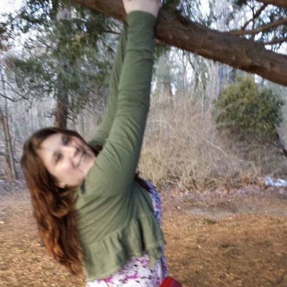 Profile Picture of Madeline Weinreb (@madelineweinreb) on Poshmark