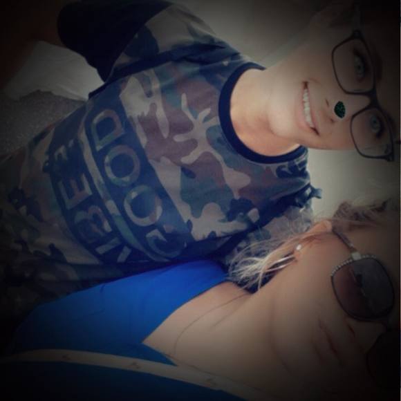 Profile Picture of Morgan Minkler (@20mminkler) on Poshmark