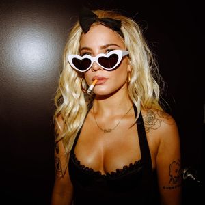 Profile Picture of Chloe Maxwell (@cmxwll) on Myspace