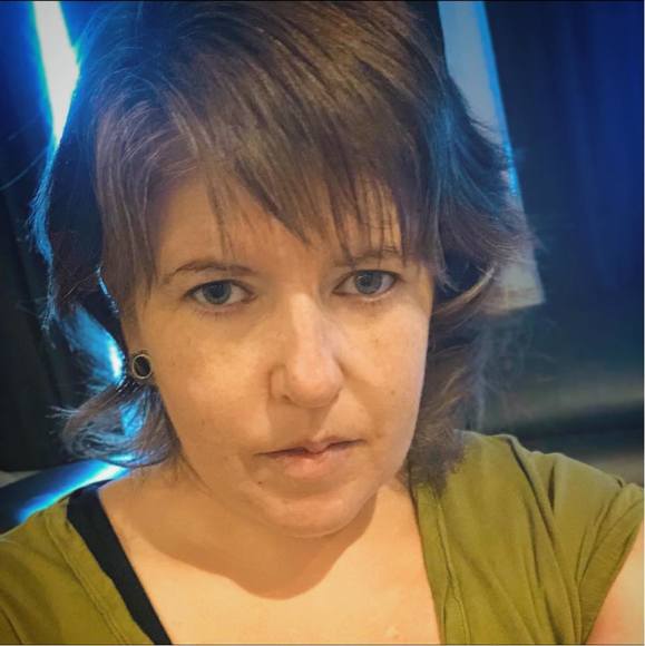 Profile Picture of Crystal Neumann (@crystalneu1981) on Poshmark