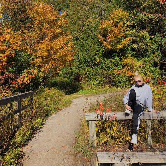 Profile Picture of Amanda Fleischmann (@mandybear99) on Poshmark