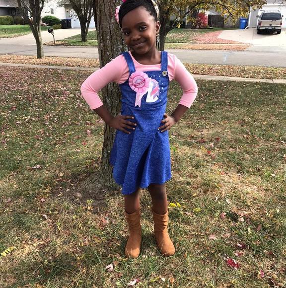 Profile Picture of Julie bukete Ndinga (@j_ndinga) on Poshmark