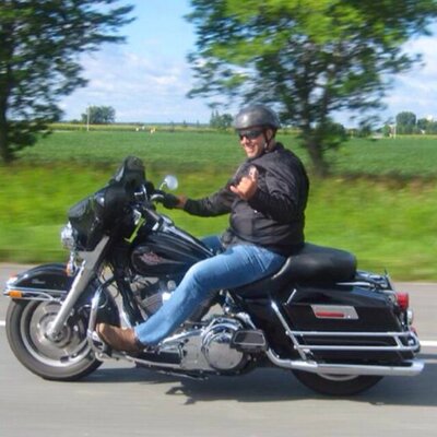 Profile Picture of Bob Trudeau (@bobu66) on Twitter