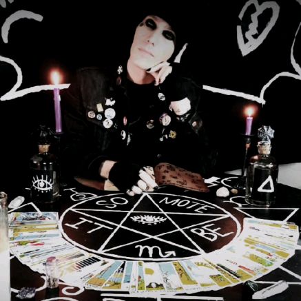 Profile Picture of Chris Grimm (@thegrimmmystic) on Tiktok