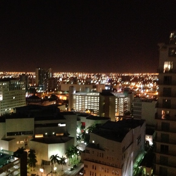 Profile Picture of Michael Wunsch (@poshart) on Poshmark