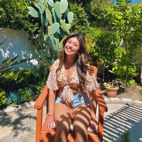 Profile Picture of Alex Barrera (@alexnbarrera) on Poshmark