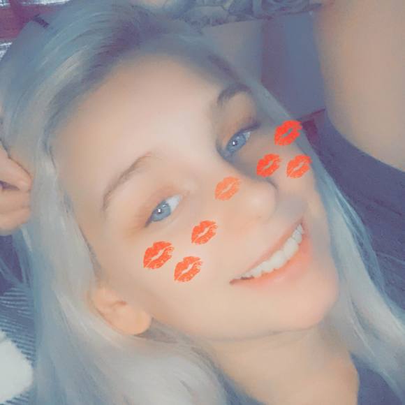 Profile Picture of Raven Perry (@raven_perry) on Poshmark