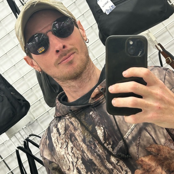 Profile Picture of Joseph Spinosa (@josephspinosa) on Poshmark