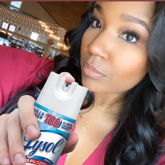 Profile Picture of Hilary Roberts (@prettyhilly) on Poshmark