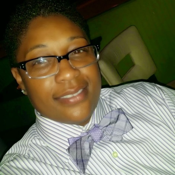 Profile Picture of Devona Williams (@lashi1373) on Poshmark