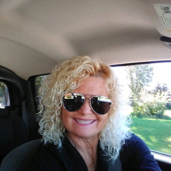 Profile Picture of Christina Fisher (@chris2_chris) on Poshmark