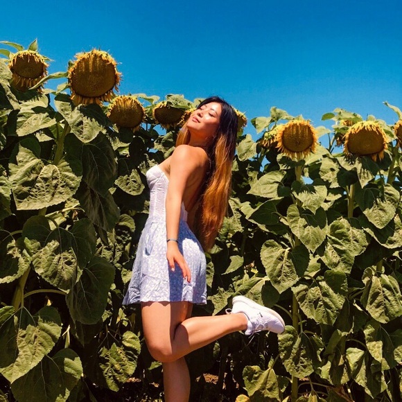 Profile Picture of Melody Ruan (@melxcloset8) on Poshmark