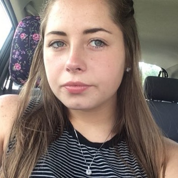 Profile Picture of Tori Bush (@tori_bush) on Poshmark