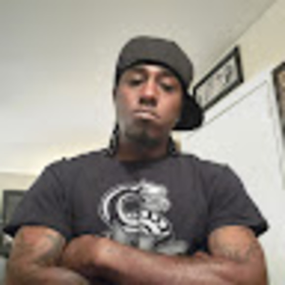 Profile Picture of Darryl Weatherby (@vegeta011589) on Poshmark
