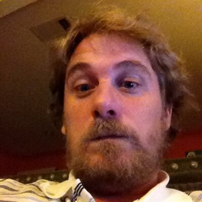Profile Picture of Jon Comer (@juangordocomez) on Twitter
