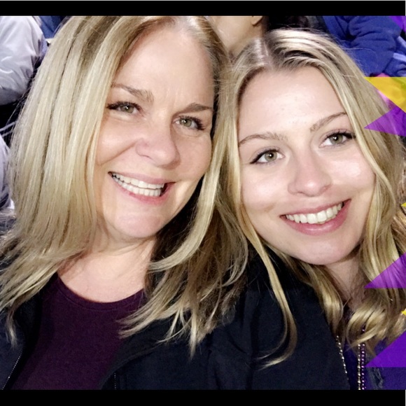 Profile Picture of Kendra Urquides (@kendramarie24) on Poshmark