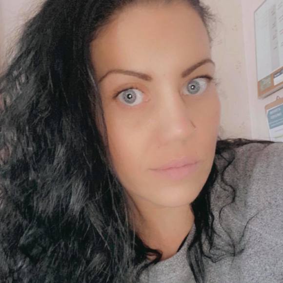 Profile Picture of Ashley Kemash (@skynlily1911) on Poshmark