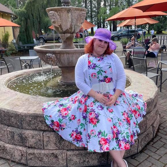 Profile Picture of Michele Beckler (@elashem01) on Poshmark