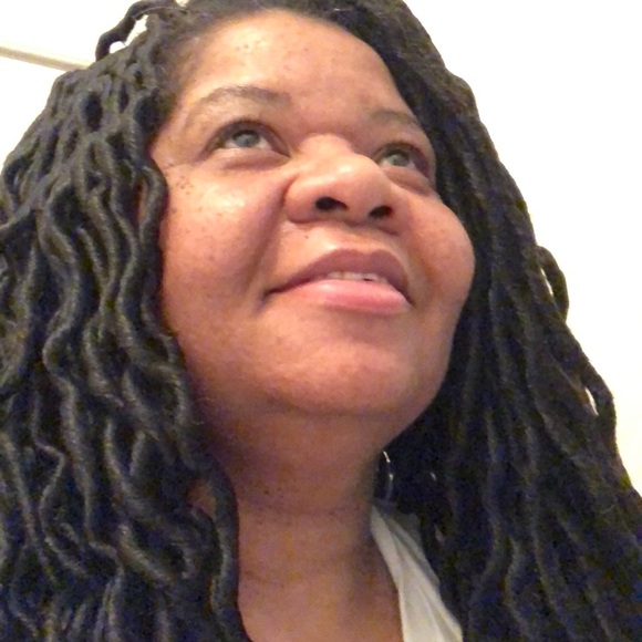 Profile Picture of Beth Gambrell (@godsent7) on Poshmark