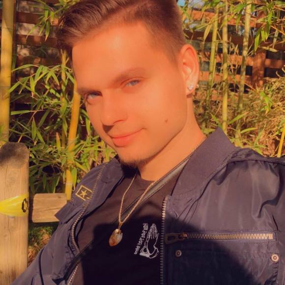 Profile Picture of Maksim Raymond (@maksimraymond) on Poshmark