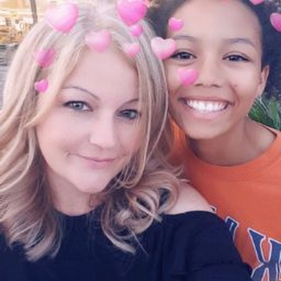 Profile Picture of Danielle Rivers (@danielerivers) on Poshmark