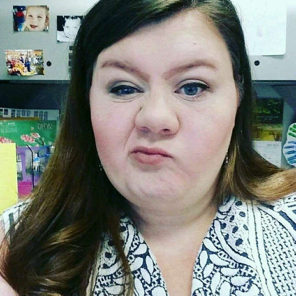 Profile Picture of Charity Sembera (@polarbearfan_05) on Poshmark