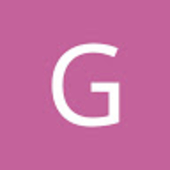 Profile Picture of Genevieve Jackson (@genevievejac962) on Poshmark