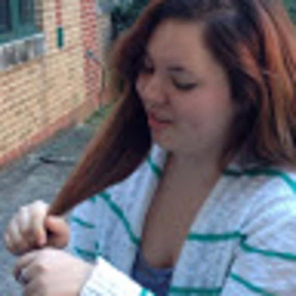 Profile Picture of Angela Mclinton (@angela_mclinton) on Poshmark
