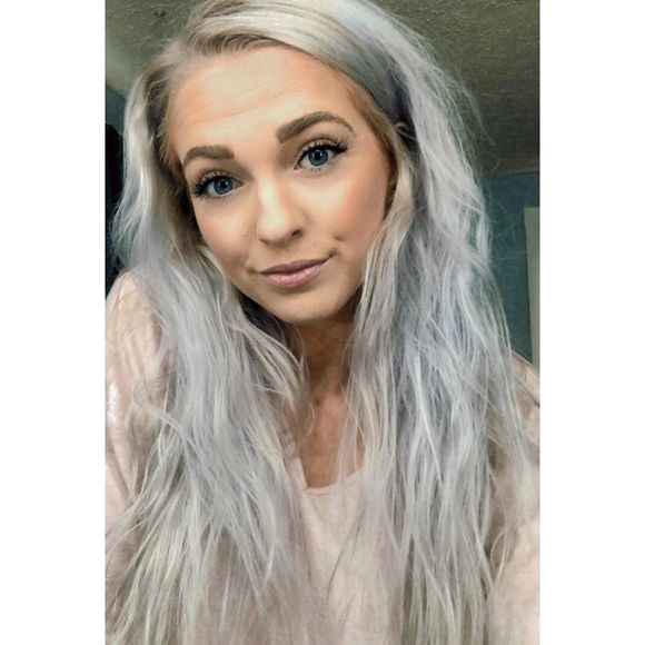 Profile Picture of Denae Ingerick (@d_ingerick) on Poshmark