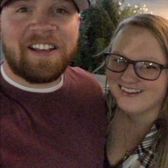 Profile Picture of Alycia Mandros (@alyciamandros) on Poshmark