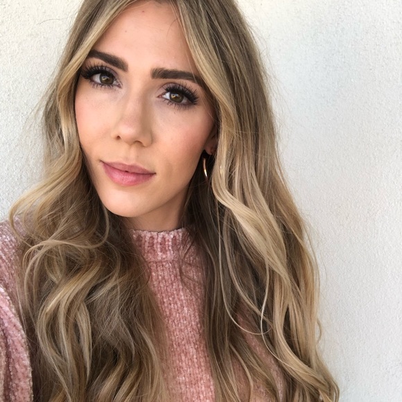 Profile Picture of Kyra Brimley (@kikibrim) on Poshmark