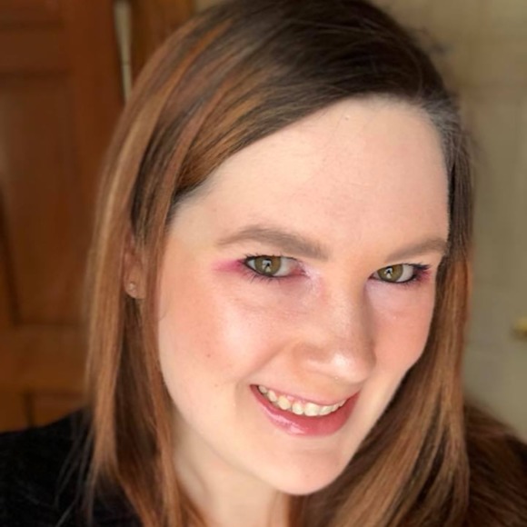 Profile Picture of Sarah Bouc (@sarahjane127) on Poshmark