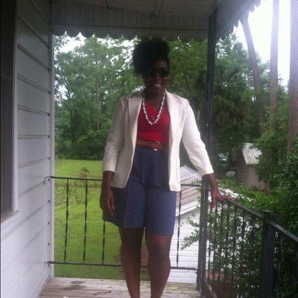 Profile Picture of Shamere Nichele (@shamerenichele8) on Poshmark