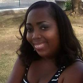 Profile Picture of Larissa Andrew (@LarissaAndrew2) on Twitter