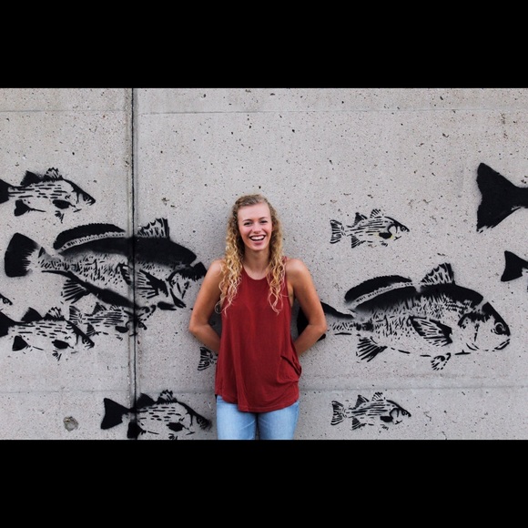 Profile Picture of Haley Johannsen (@haleyjohannsenn) on Poshmark